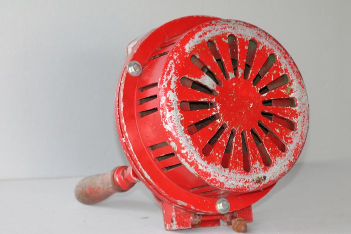 Antique original manual fire service siren or air alarm, entirely made of metal, it makes a lot of noise - metal wooden crank