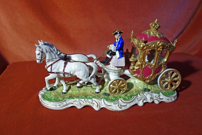 Porzellanfabrik Sandizell, Höffner & Co, Dresden - Carriage with lady - Porcelain