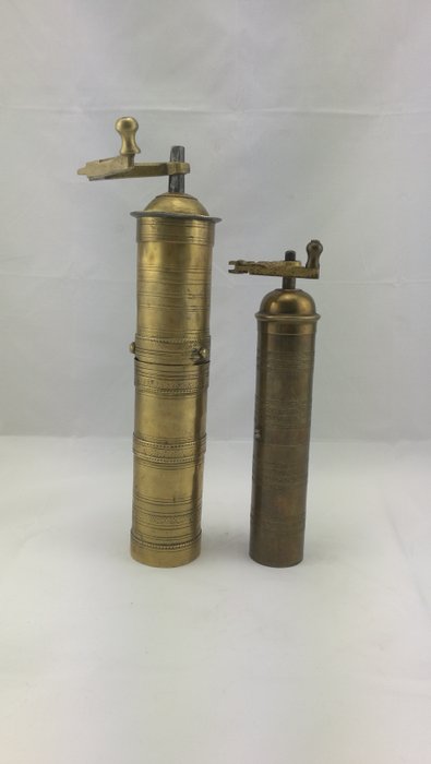 Coffee grinder, pepper mill - Byzantine - Brass