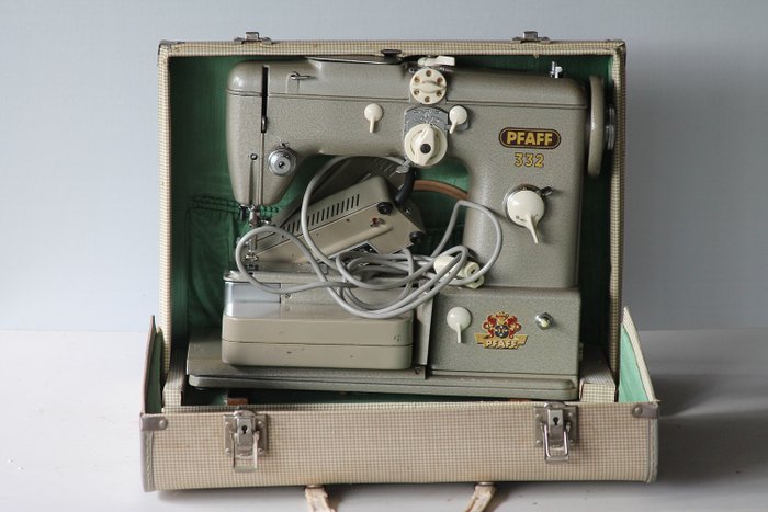 Pfaff 332  - Máquina de costura automaticamente ano 1957 no caso original - metal