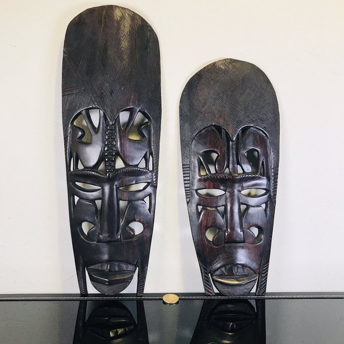 Belo conjunto de máscaras africanas ébano pesado - Madeira - Ébano