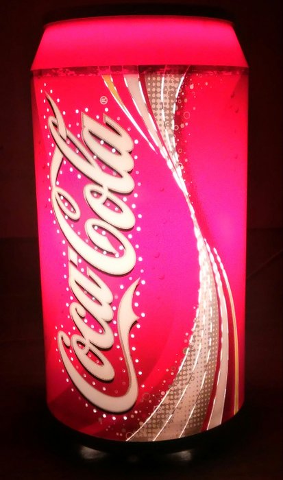 Coca-cola Company - Rabbit Tanaka , DesignPatent Pending - Seltene und authentische Dose Lampe Coca-Cola, Limited Edition - Plastik, Resin/ Polyester