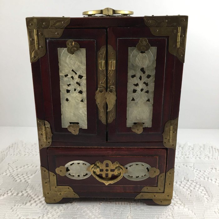 Jewellery box, Shanghai  - Brass, Jade, Wood - China - Second half 20th century