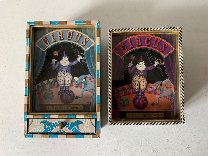Koji Murai - Vintage Dancing Clown Music Boxes - Moving to the Melody (2) - Wood