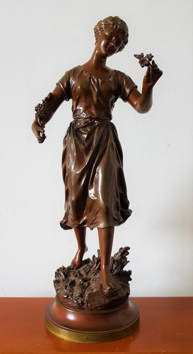 Ernest Rancoulet (1870-1915) - Sculpture, a walking woman with vine - 50 cm - Bronze - Late 19th century