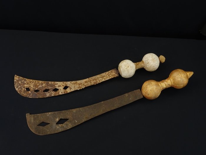 Épée de cérémonie (2) - Bois, Métal - Akrafena - Asante - Ghana 