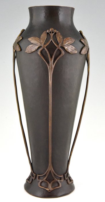 WMF - Art nouveau váza kalapált rézből, virággal