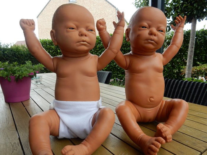 Doll factory, Berjusa - Doll levensecht - Netherlands