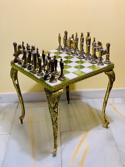 Tavolo da scacchi King Sun - Luigi XIV - Bronzo (dorato/argentato/patinato/verniciato a freddo), Marmo, Oro