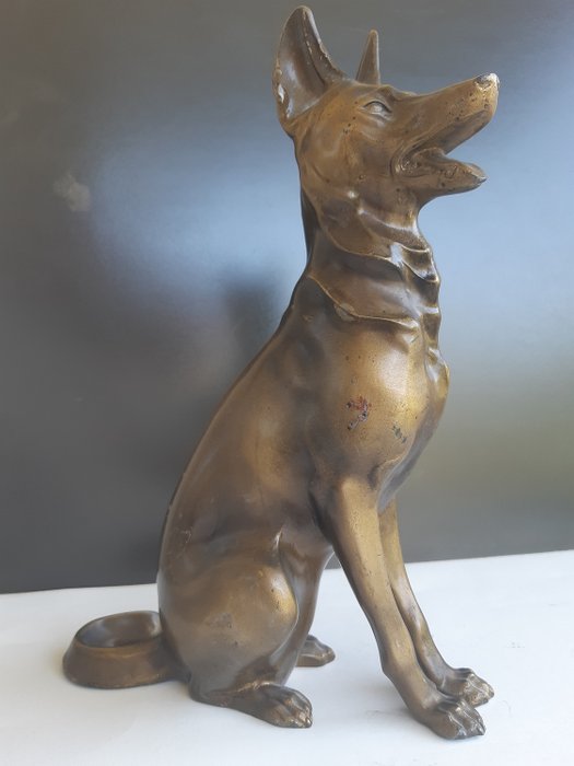 signé M. Font - German Shepherd dog figurine