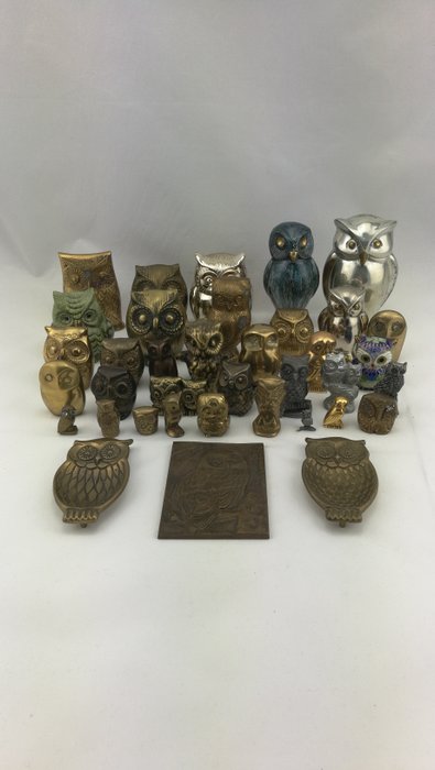 Figurine(s), Owls owl (38) - Brass, Bronze, Bronze (gilt/silvered/patinated/cold painted), Pewter, Tin