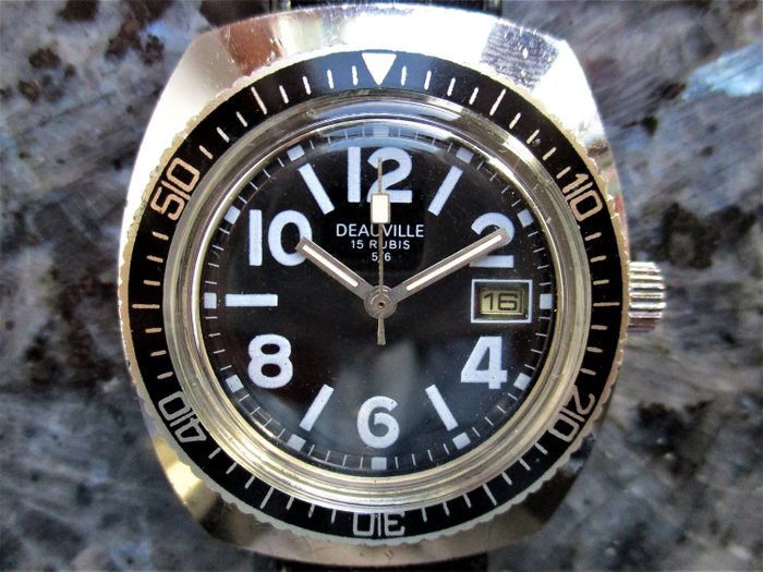 D E A U V I L L E  ( Ollendorff Watch Co.; La Chaux-de-Fonds, SUISSE )  - Diver's Watch - Miehet - CIRCA 1970