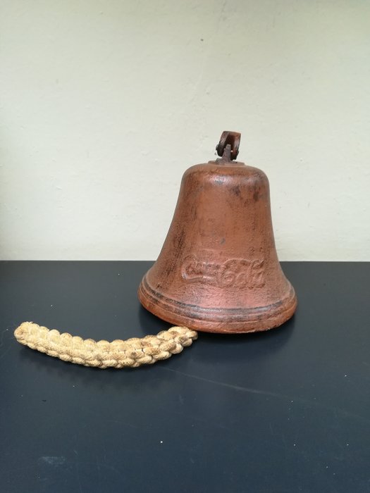 Very large Coca-Cola bell (1) - cast iron