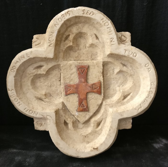 Extrem seltenes Templerwappen - Das Kreuz des Templerordens - Marmor Botticino und roter Marmor Frankreich - Erste Hälfte des 20. Jahrhunderts