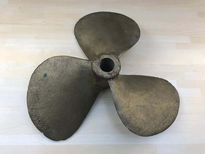 Old boat propeller in brass (1) - Brass - First half 20th century