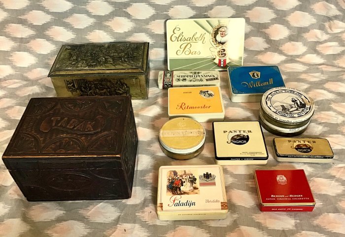 Antique tobacco box hand carved wood and various vintage / antique tobacco and cigar tins (13) - Art Nouveau - Pewter/Tin, Wood