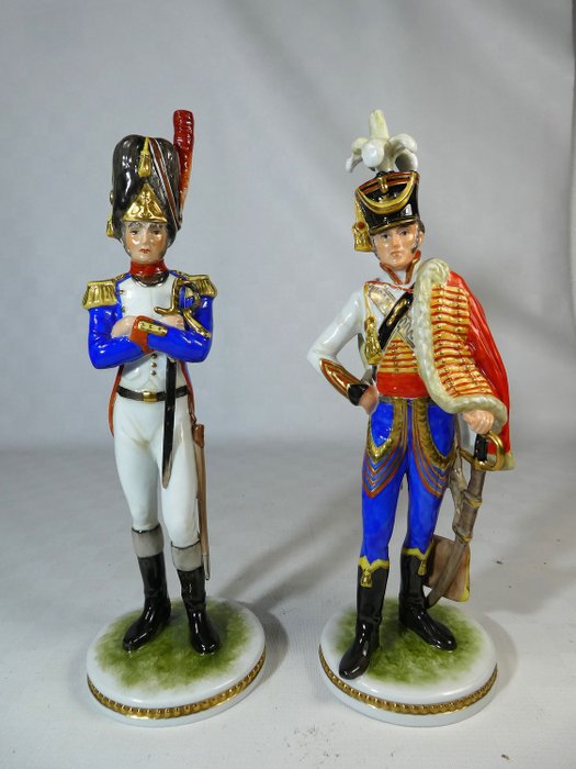 AK Kaiser - Nur wenige Soldaten aus Napoleon - Porzellan