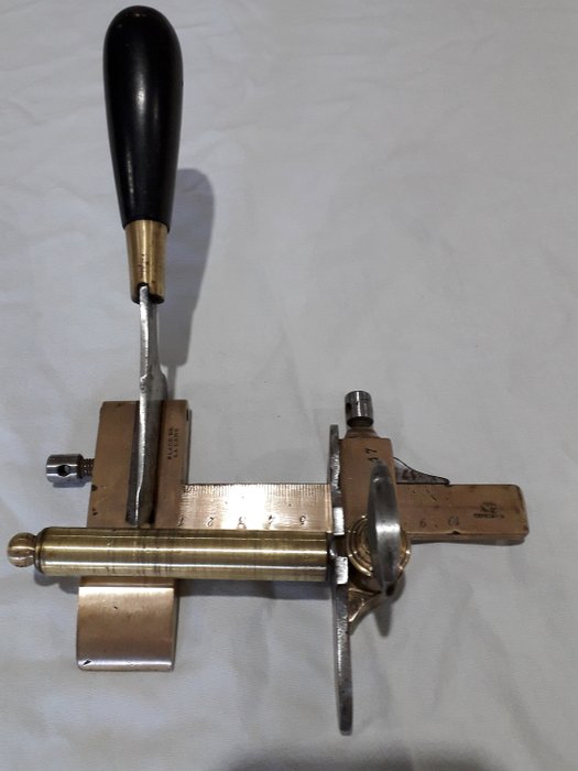 BLANCHARD - couteau mécanique de bourrelier (1) - laiton et acier