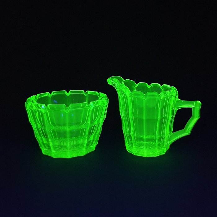 Glasfabriek Leerdam  - Green cream set - Uranium glass