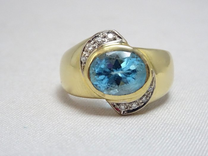 Preview of the first image of 18 kt. Yellow gold - Ring - 2.50 ct Topaz - Diamond.