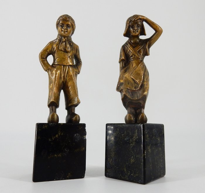 Ernst Beck (1879 - 1941) - 雕塑, 荷兰男孩和女孩 - 黄铜色 - 20世纪上半叶