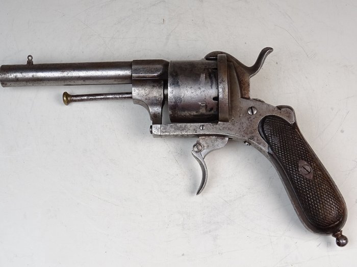 Frankrig - Double action (DA) - Stifttænding (Lefaucheux) - Revolver - 12mm cal