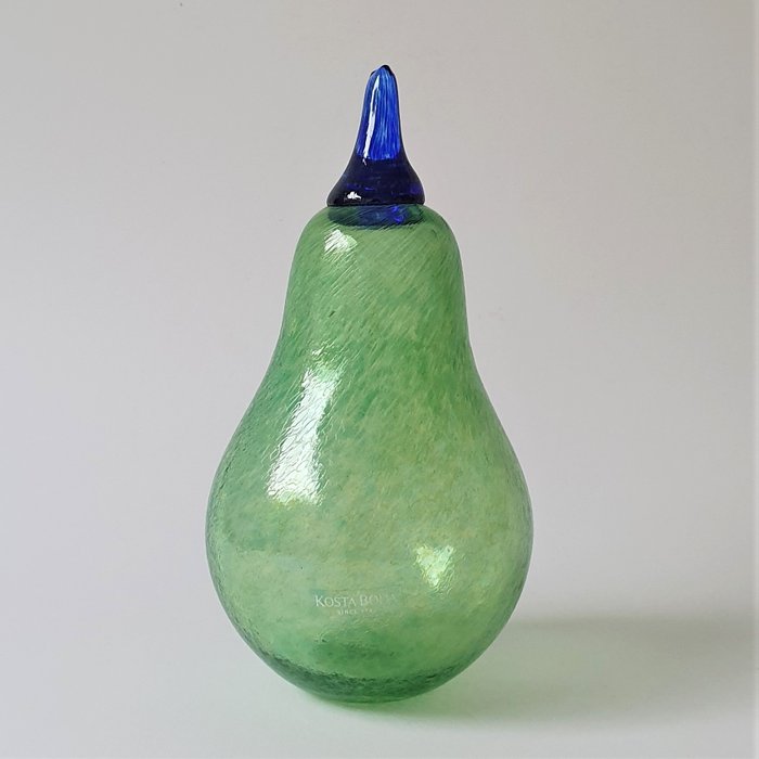 Gunnel Sahlin - Kosta Boda - Frutteria pear - Artist Collection - Signed - Crystal