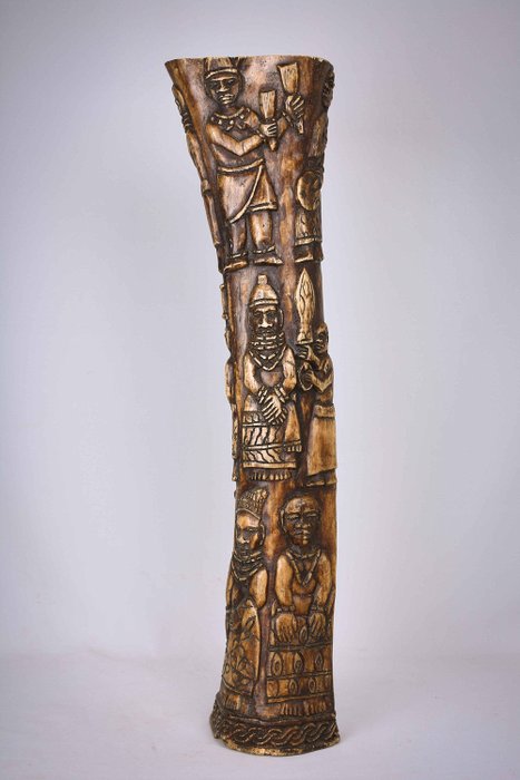 Rzeźba kości żyrafy - Kość - Kongo - Demokratyczna Republika Konga 