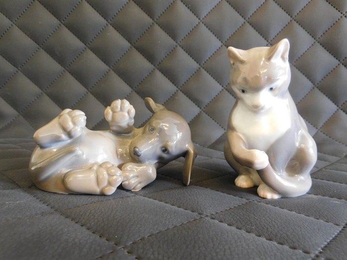 Royal Copenhagen, Bing & Grondahl - Estatuetas - gato e cachorro (2) - Porcelana