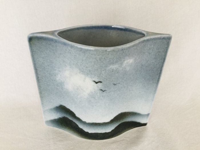 Virebent  - Vaso con paesaggio montano e uccelli tra le nuvole - Porcellana