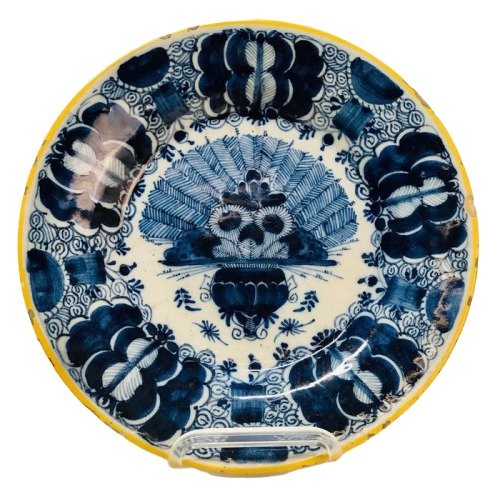 Delft " De Vergulde Blompot " - Authentique assiette à paon bleu du XVIIIe siècle (faïence) - Faïence