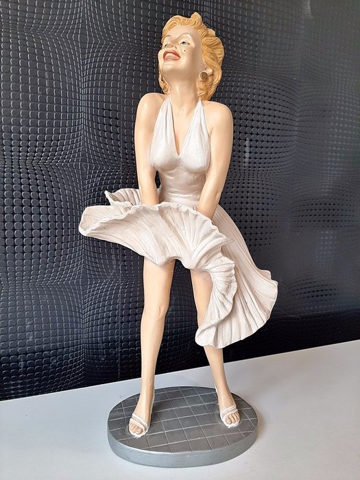 Maravillosa estatua de Marilyn Monroe - Compuesto