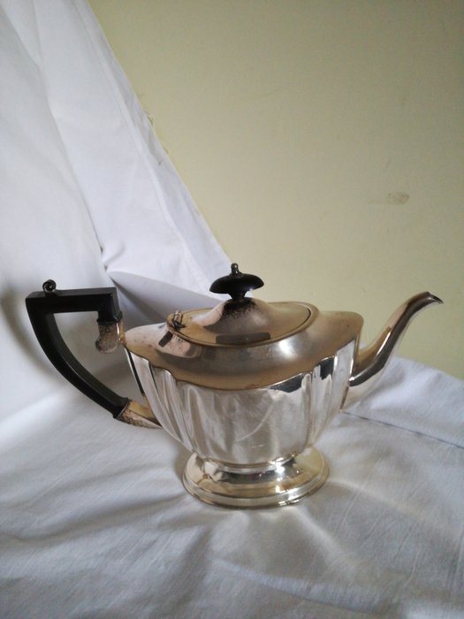 茶壶 - 银谢菲尔德邮票显示E.P.N.S. （电镀镍银）