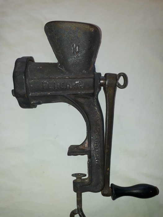 羅馬尼亞製造的老式絞肉機Flacara (1) - 鐵（鑄／鍛）