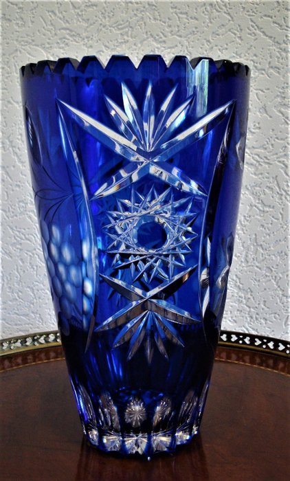 Crystal cut cobalt blue vase (1) - Glass