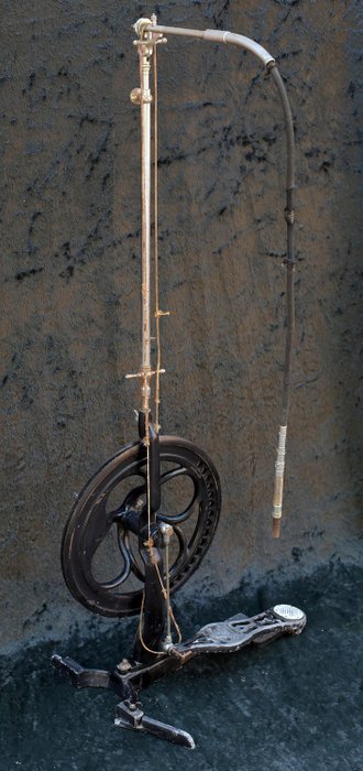 Antieke Tandartsboor met snaaraandrijving (1) - gietijzer