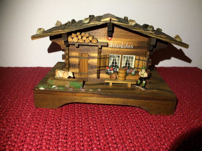 Vintage - cabană elvețiană din lemn cu pietre rulante. Cutie muzicală - Lemn