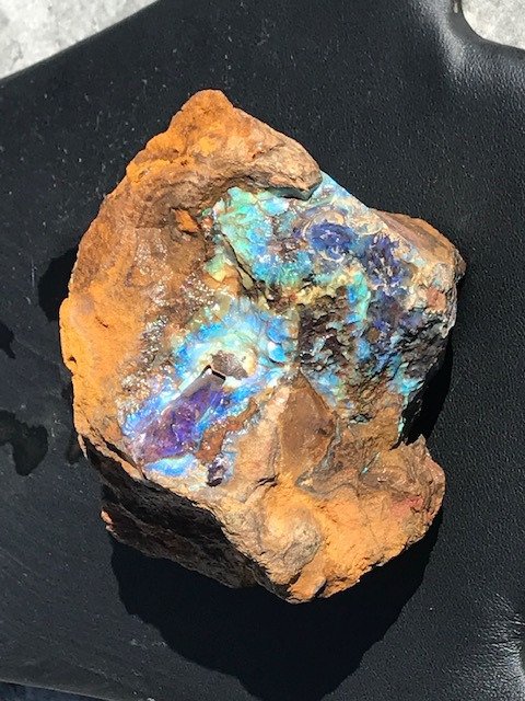 Raw Australian Opal Precious stone in its matrix - 398 g - (1)
