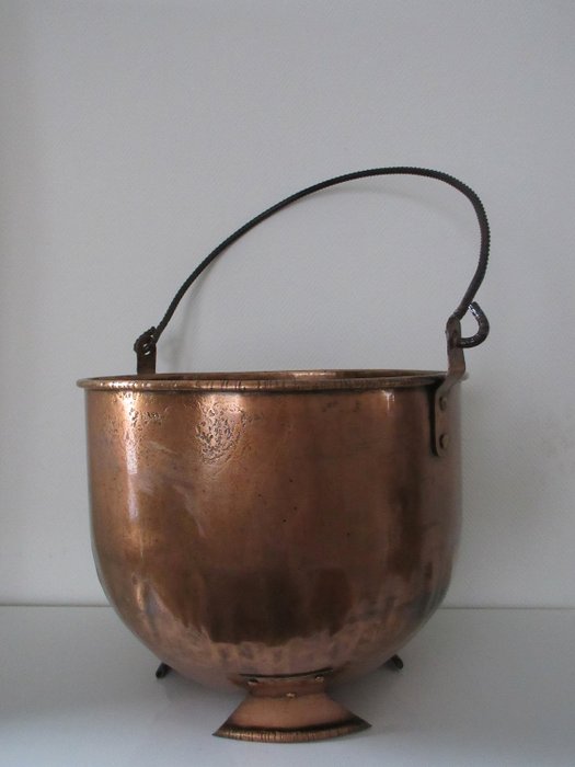 帶把手（樹幹）的大型古董銅水壺 - 帶鐵柄的銅47 x 40厘米 - 銅