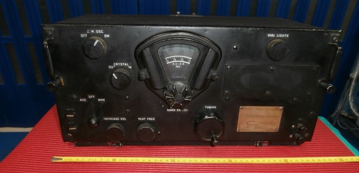 老式无线电接收器mod。 BC 348 / J， - 铁（铸／锻）