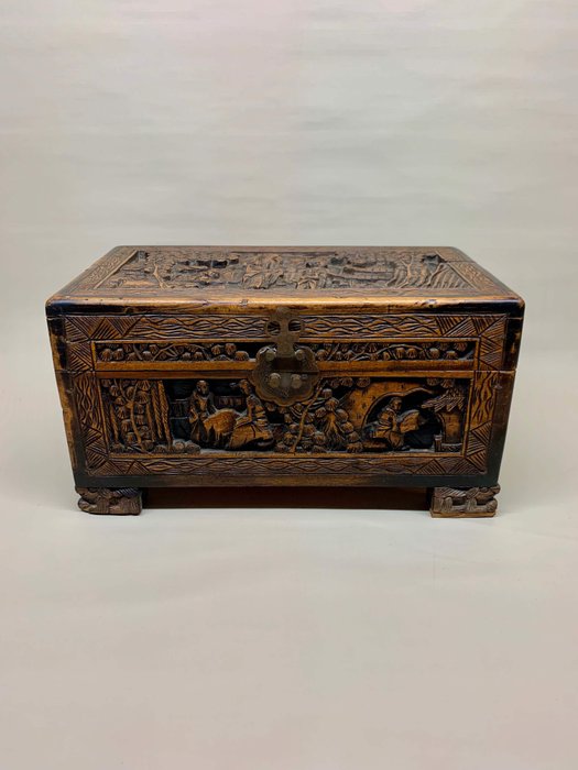 Bewerkte houten Chinese thee kist met koper  - hout - China - 19e eeuw