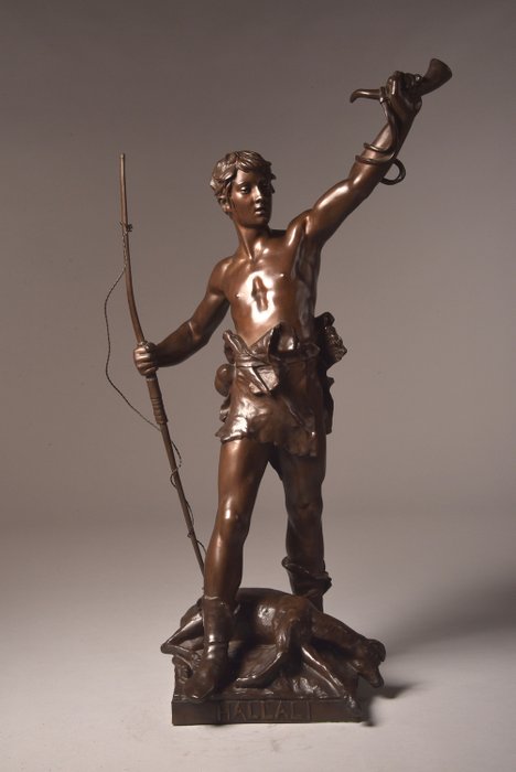 Eugène Marioton (1854-1933) - M. Trossaert & Cie Succ.  - Rzeźba, imponujący wizerunek myśliwego z łupem „Hallali” - 82 cm (1) - Brąz (patynowany) - około 1900