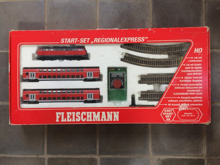 Fleischmann H0 - 6367 - Vonatszerelvény - "Regional Express" dízel BR218 dízelüzemmel, 2 kétszintes kocsi, sín és transzformátor - DB