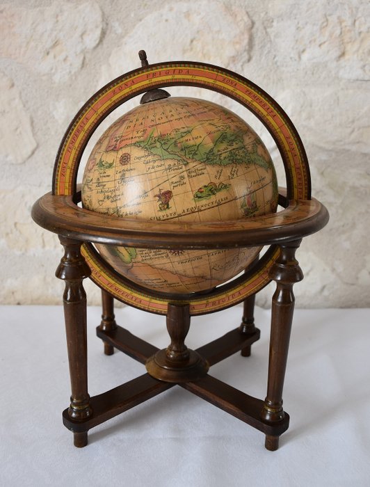Donati Milano - Globe terrestre a quatre pieds en latin - bois, papier, métal