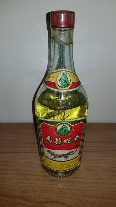 Lung Shan Distillery - Ma Zong She Chiew Lizard Rice Wine - b. Década de 1980 - 620ml
