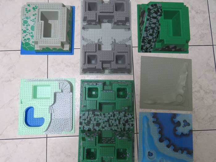 LEGO - Assorti - 7 Grundplatten mit Relief, einige selten