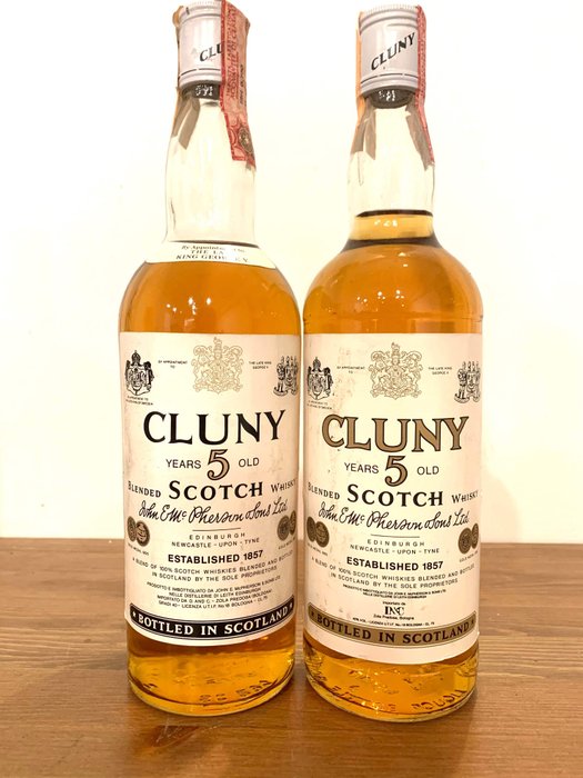 Cluny 5 years old Blended Scotch Whisky - b. Década de 1980 - 75 cl - 2 botellas