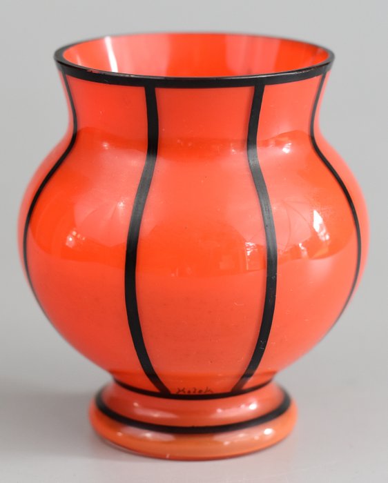 Kolek - Art Deco Vase - Rotes und schwarzes mundgeblasenes Glas