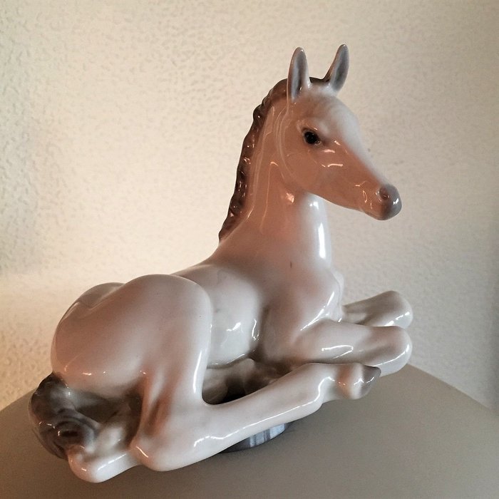 Lomonosov USSR - Cachorro de tigre y caballo (2) - Porcelana