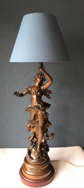 雕塑, 灯-奥古斯特·莫罗（Auguste Moreau（1834-1917）-“莱斯穆里斯”-Med。 d'Or - 锌合金 - Late 19th century